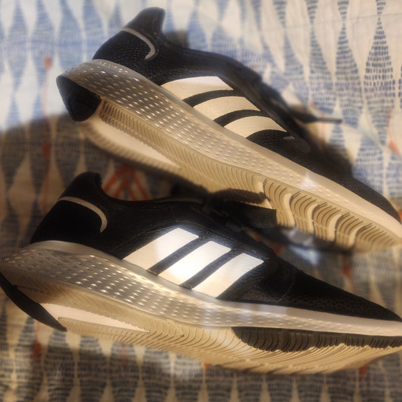 Adidas Women's Black edge running Shoes 👟 - Picture 12 of 13